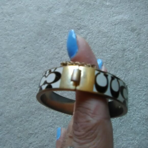 Coach Bangle Bracelet Flapper style VINTAGE PERFECT FOR MOTHER'S DAY - Picture 8 of 9